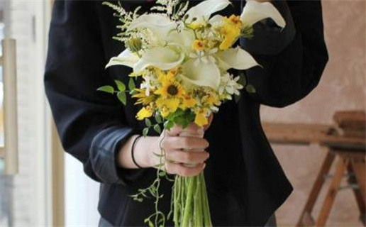 2025年农历九月三十结婚吉日查询 是办婚礼好日子吗