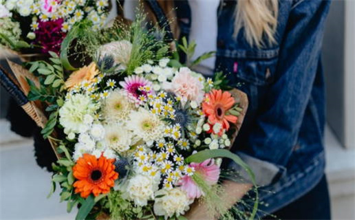 2025年农历腊月初四结婚黄道吉日 宜办喜事吉日查询 2025年农历腊月初四结婚黄道吉日 宜办喜事吉日查询