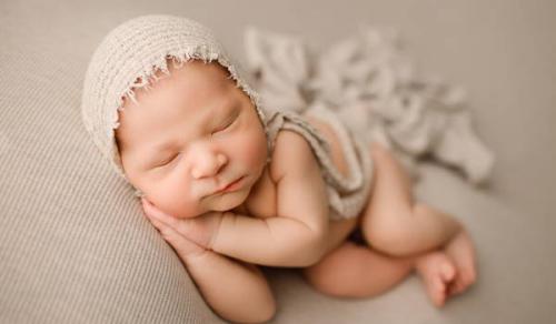 2022年9月23日秋分出生五行缺什么 如何取名字